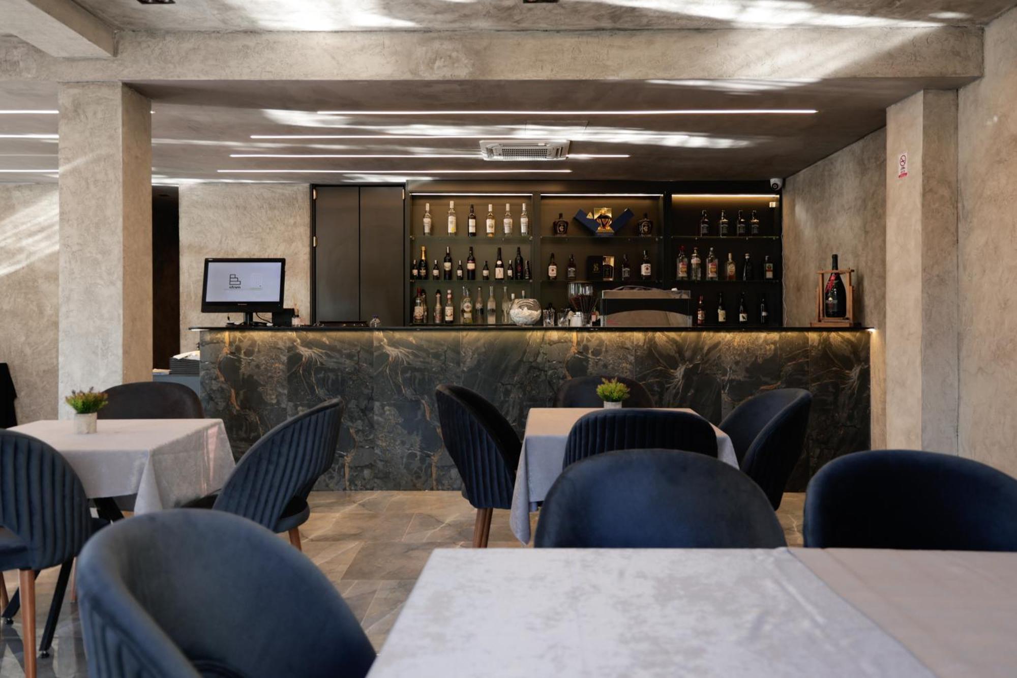 Vetus Hotel Prisztina Zewnętrze zdjęcie
