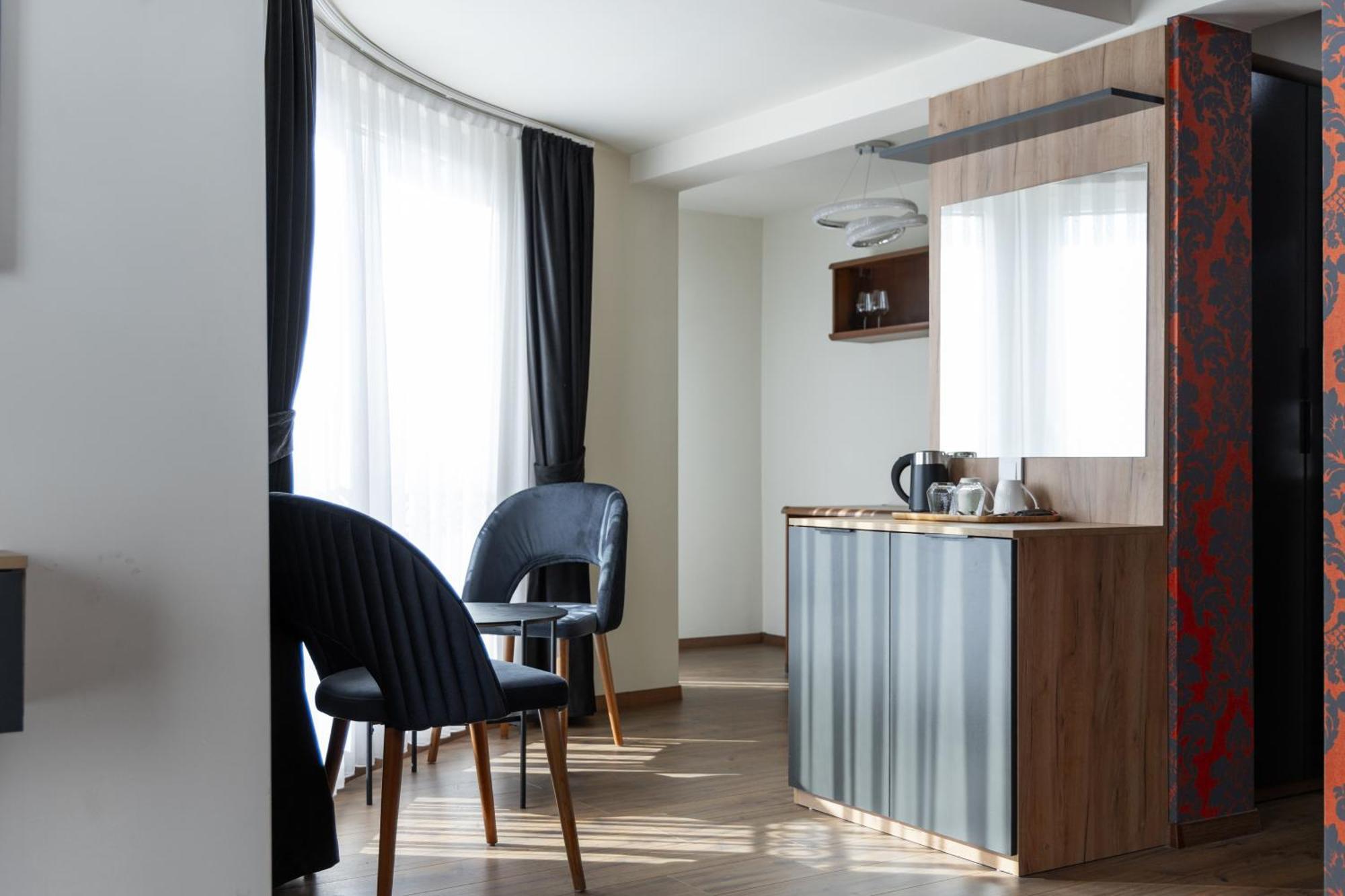 Vetus Hotel Prisztina Zewnętrze zdjęcie